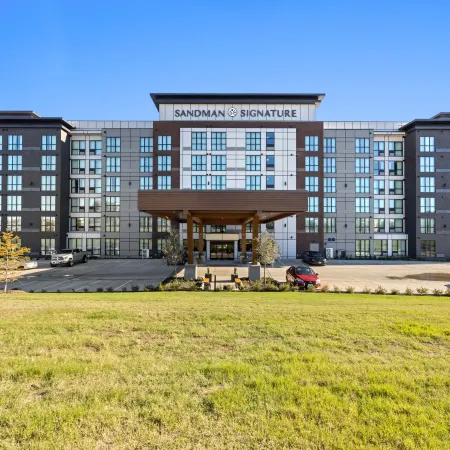 Sandman Signature Dallas Las Colinas Hotel & Suites