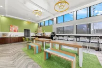 Spark by Hilton Kodak - พร้อมอาหารเช้า