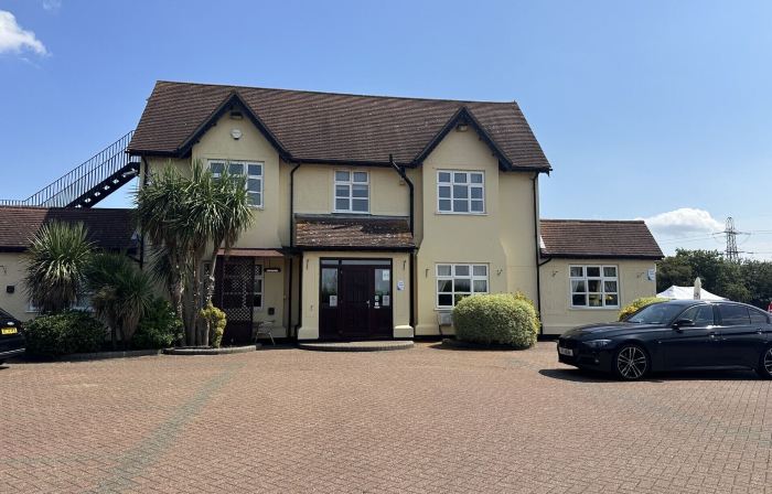 Rettendon Lodge