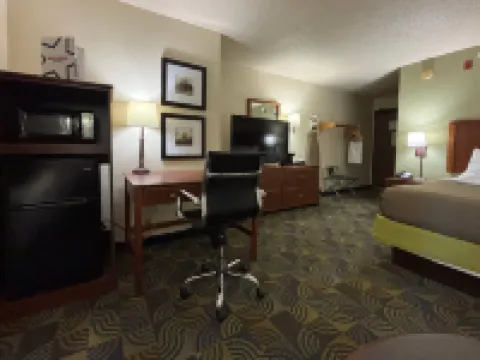 AmericInn by Wyndham Kewanee Hotels in Henry County