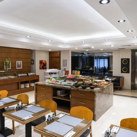 Merlin Hotel İstanbul Отели рядом с достопримечательностью «Бакыркёй»