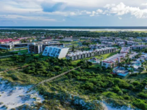 Dreamy Oasis on the Beach With Balcony, Pools, gym & Ocean View - Dog-friendly Hotels in Butler Beach