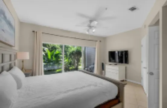 Bright 3BR Townhome Gulf Views Steps to Beach