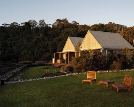 Risby Cove Boutique Hotel Hotels in Strahan