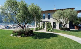 Lago Dorato Marina Lodge - Lakefront