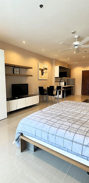 รูปภาพของSea View Studio with Large Balcony at View Talay 5D