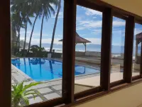 77 Sunset Plaza - Beach