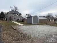 Charming 3-bedroom, 2-12/ bath house with AC, WiFi in peaceful Fortville