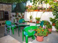 Apartment Simi Hotels in Postira
