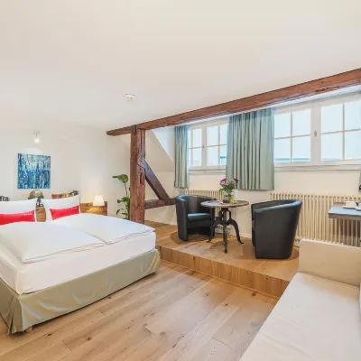 Tailormade Hotel RÜDEN Schaffhausen Hoteles cerca de International Watch Co. Museum