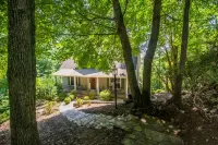 Lakefront 3BR w Private Dock Firepit Free Tix