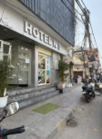 RECONNECT SUITES Hotels in 