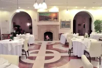 Dome Hotel - breakfast
