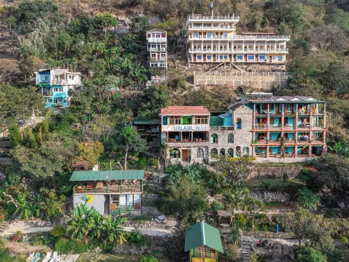 Eco Hotel Uxlabil Atitlan - parcheggio