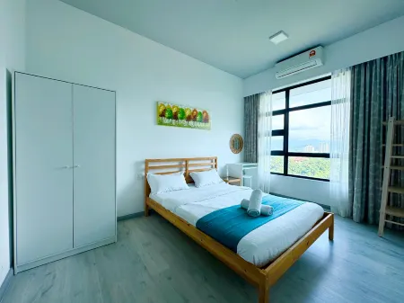 Sunset Seaview Vacation Condos @ Jesselton Quay