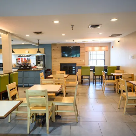 Country Inn & Suites by Radisson, Greenfield, IN
