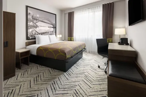 Super 8 by Wyndham Bronx Near Stadium - 2-Star