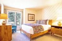 2BD Fairway Nine Golf Condo + Free Resort Amenities - balcony