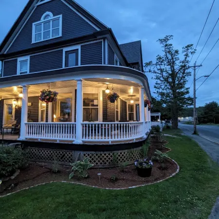 Rose & Thistle Bed & Breakfast