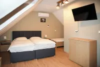Angelis Pension Frankfurt Airport - Homestay