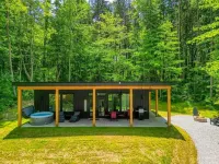 Love Shack Cabin at Trickle Creek Hotels in Marion Township