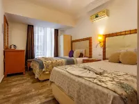 London Hotel โรงแรมในเฟทิเย
