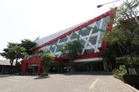Dewarna Hotel and Convention Bojonegoro - parking