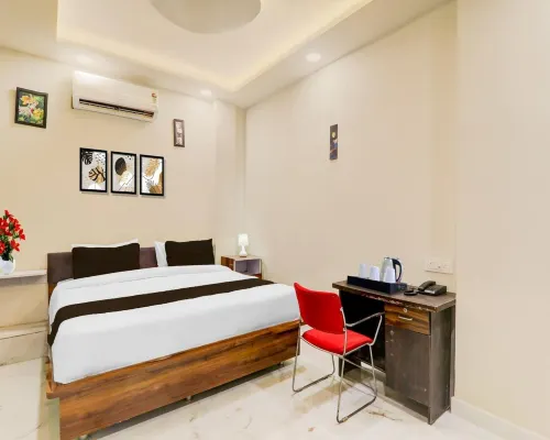 Deluxe Hotel Avon Hotels in Kanpur