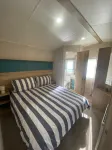 Coworth Deluxe Cabin With Garden