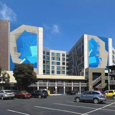 โรงแรมสาขากลางของ SF โรงแรมใกล้พิพิธภัณฑ์เอ็มเฮธ เดอ ยังเมมโทเรียล