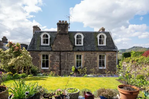 Leven House Bed and Breakfast