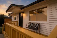 Beautiful and Cozy Home in Snoqualmie, Walk to Restaurants, the Falls, & Shops