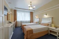 Degas Hotel - Airport Shuttle
