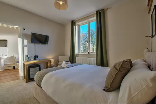 Hen & Chickens Hotel - 2-Star