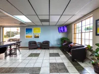 Days Inn & Suites by Wyndham Marshall Hotels in Marshall