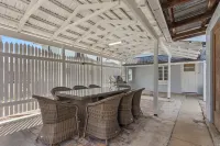 Metawisebnb Waterfront 3BR Coastal Escape