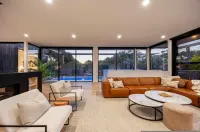 The Luxe Seabreeze Heated Pool Spa Cinema