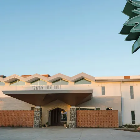Caravan Court Hotel