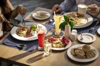 Crowne Plaza Labuan Bajo by IHG - breakfast