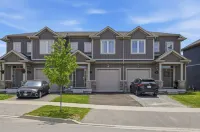 Modern Niagara Retreat 3Br Home Near Falls & Brock