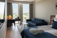 Quality Hotel The Book
