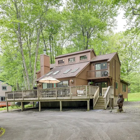Cozy Bear Den Cabin | Game Room and Golf Cart