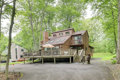 Cozy Bear Den Cabin | Game Room and Golf Cart - spa