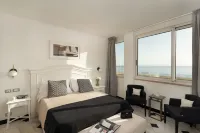 Hotel President - balcony