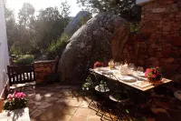 Chic Villa Antonina 2 Bedroom Apartment Sleeps 6 - parking