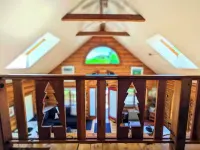 Handcrafted Log Cabin • Walk to Lake • Private Backyard w/Fire Pit • Sleeps 8 Hotels in Warren