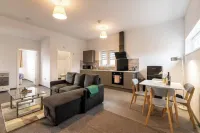 The Elderns Spacious 2BR Netflix Parkingshops - Kitchens