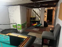 Family fun House - large fenced in backyard, Theater, Bean bag Lounge - 3 stjerner
