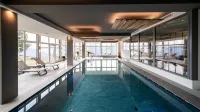 타세르 알름 - 수영장