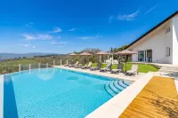 Villa Chimera White 16 with Pool & Gym -  Casas de vacaciones